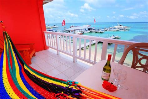 Beautiful beachfront hotel in downtown San Pedro, Belize > Resorts ...