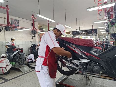 Peringati Hari Pelanggan Nasional Capella Honda Beri Program Servis