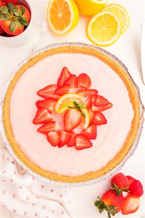 Frozen Strawberry Lemonade Pie