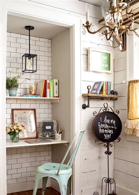 9 Small-Space Desk Ideas