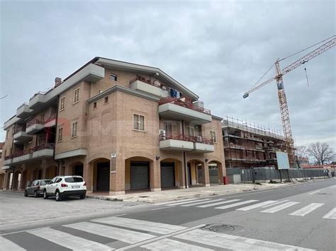 Locale Commerciale Via Manfredonia Foggia Rif Immobiliare It