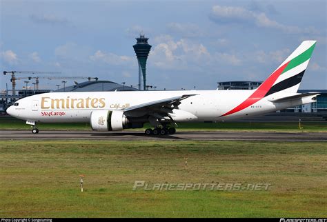 A Efs Emirates Boeing F H Photo By Songxiuming Id