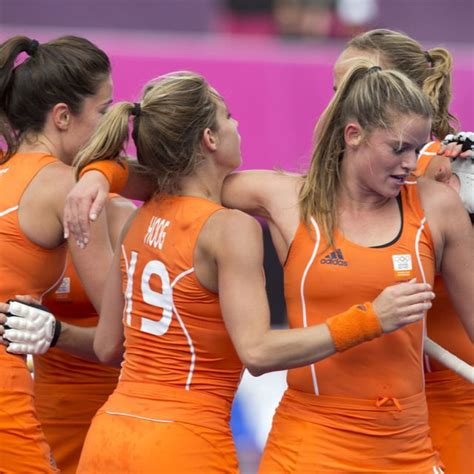 Dutch Hockey Girls On Their Way To Olympic Gold In London Good Luck Ladies Hockey Girls