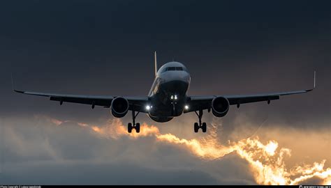 D AIZU Lufthansa Airbus A320 214 WL Photo By Lukasz Jagodzinski ID