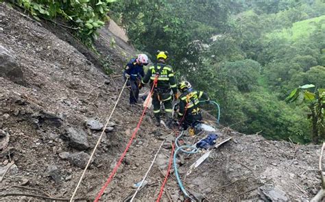 Un Muerto Y Personas Atrapadas Por Alud En Carretera De Colombia