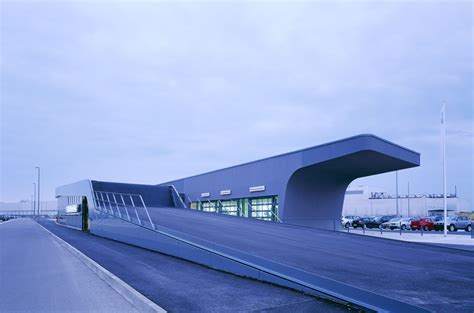 BMW Showroom Zaha Hadid Architects