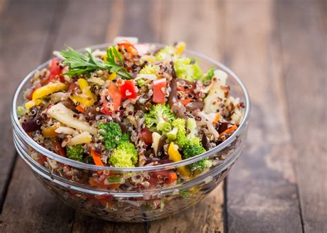 Salada De Quinoa Receitas Para Enriquecer As Suas Refei Es Vida Ativa