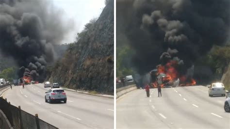 Chocan Tráileres Y Se Incendian En La Autopista México Querétaro Unotv