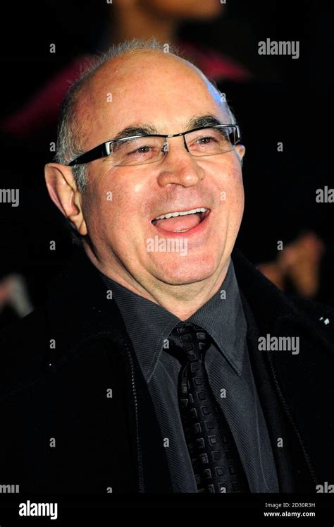 Bob Hoskins Arrives At A Christmas Carol World Premiere Hi Res Stock