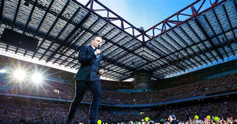 Tiziano Ferro Ecco I Biglietti Per Il Tour Di Concerti Tzn