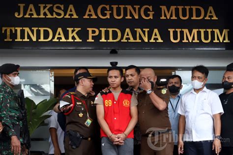 Pelimpahan Tersangka Kasus Pembunuhan Berencana Brigadir J Foto 8