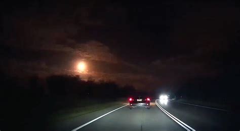 Saksikan Video Meteor Raksasa Meledak Di Langit Utara Australia