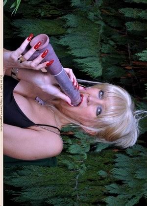 Ladyb Slegsworld Lady Ewa Bloom Hooker Smile Xxx Porn Pics