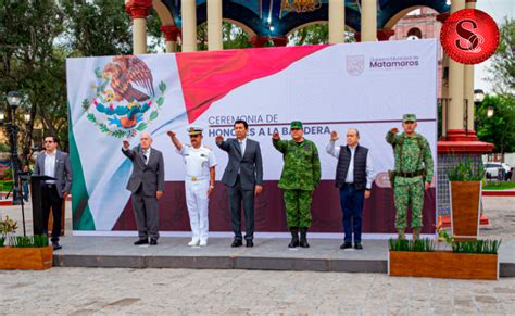 Alcalde Mario L Pez Encabeza Ceremonia Mensual De Honores A La Bandera