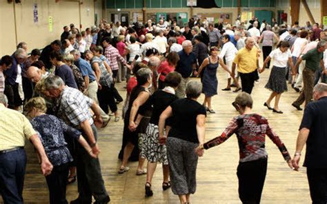 Fest Noz Plus De Deux Cent Cinquante Danseurs Le T L Gramme