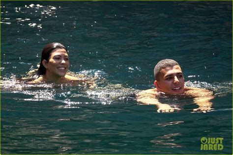 Kourtney Kardashian Looks Hot In A Bikini While On Italian Getaway With
