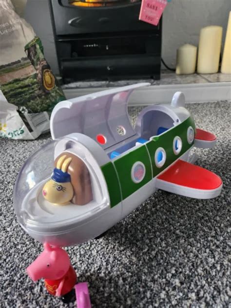 PEPPA PIG AEROPLANE Playset - Air Peppa Plane Airplane Play Set Toy + Figures £10.00 - PicClick UK