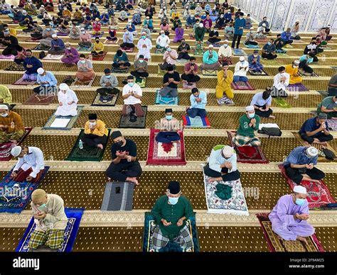 Taraweeh Prayers Hi Res Stock Photography And Images Alamy