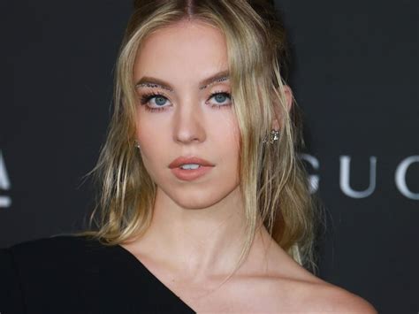 Sydney Sweeney Net Worth 2022