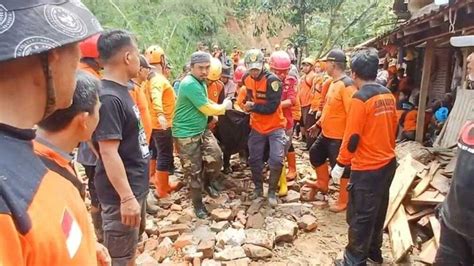 Satu Keluarga Tewas Tertimbun Longsor Di Sragen Posisi Ayah Lindungi