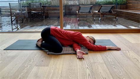 Yin Yoga Zeit Und Raum F R Stille Yogamour Plus