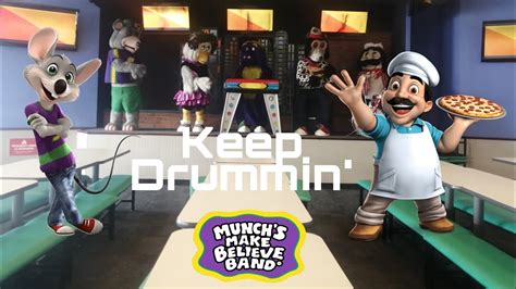 Chuck E Cheeses Plaza Oeste Keep Drummin Show Off And Communicated