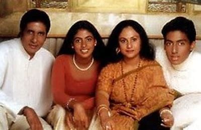 Amitabh Bachchan Family Pictures - Jaya Bachchan & Abhishek Bachchan