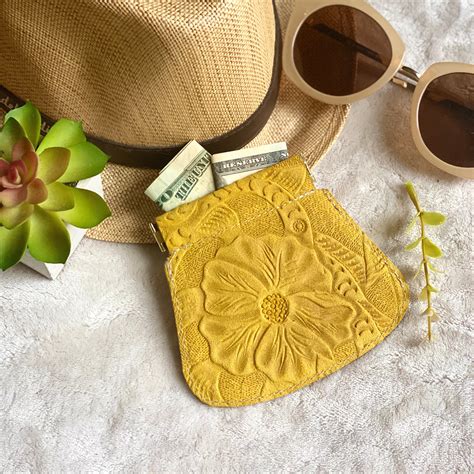 Handmade authentic leather woman coin purse - earbuds case - squeeze ...