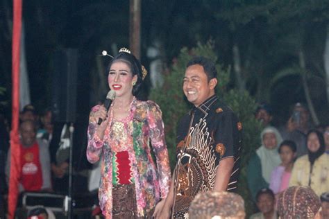 PERGELARAN WAYANG KULIT SEMALAM SUNTUK Komsos Barnabas