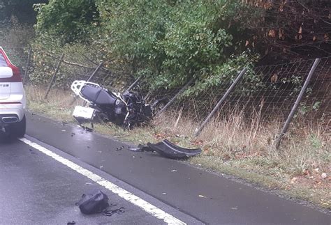 T Dlicher Unfall Auf A Umleitung In L Denscheid Lkw Auflieger