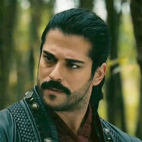 Pin en BURAK ÖZICIVIT Hombres hermosos Amor eterno novela Hombres