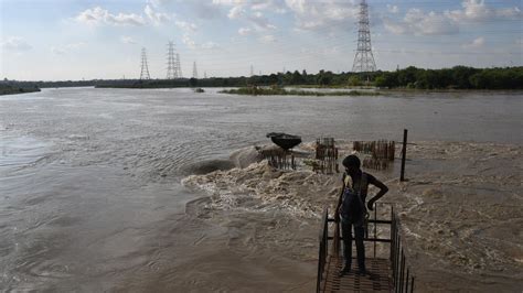 Yamuna Water Level Crosses ‘danger Mark In Delhi The Hindu