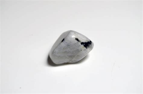 What Is Moonstone And How Is It Formed Here Is The Answer How To