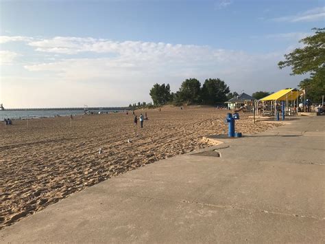 50 Best Beaches on Lake Michigan & Inland Lakes for Families - KZOOKIDS