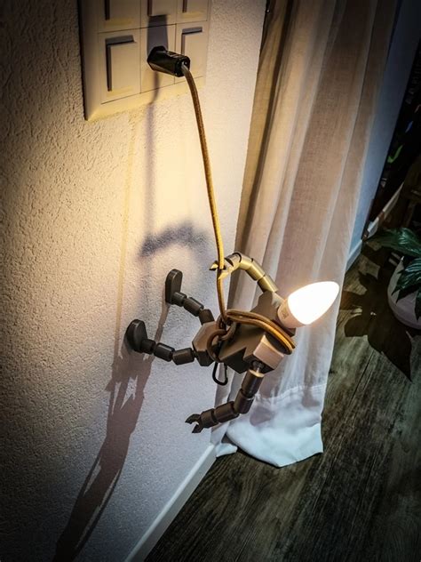 Robo-Lamp by Stefan Heer - MakerWorld