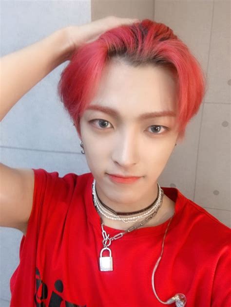 Ateez 에이티즈 On Twitter Kim Hongjoong Kim Attractive Men