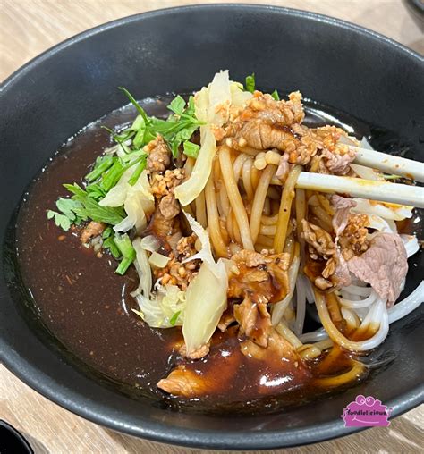 Food Junction, Lot One - 19 Food Stalls with tasty Beef Noodles, Halal ...