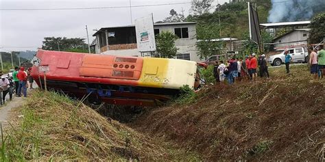 Chone Fueron 9 Los Heridos Por Vuelco De Bus Infórmate Manabí