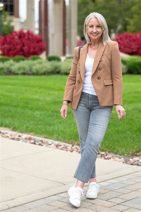 Im Loving These Two Neutrals For Fall 2022 Outfits