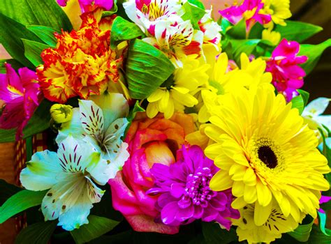 Bouquet Of Flowers Jigsaw Puzzle In Flowers Puzzles On Thejigsawpuzzles