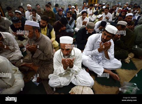 Praying Tarawih Hi Res Stock Photography And Images Alamy