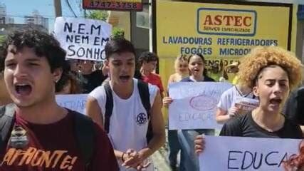 Estudantes E Professores Do Alto Tiet Protestam Contra A Reforma Do