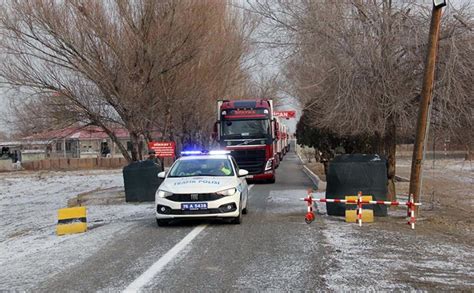 Armenia Sends Humanitarian Aid to Turkey Through Closed Border • MassisPost