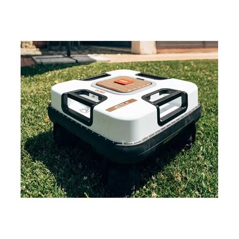 Ambrogio Cube Elite 4WD 3500m2 Robot Lawn Mower For Slopes