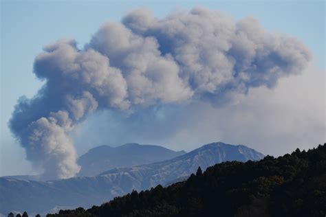 Japón Mantiene La Alerta De Nivel 3 Tras La Erupción Del Monte Aso La Opinión