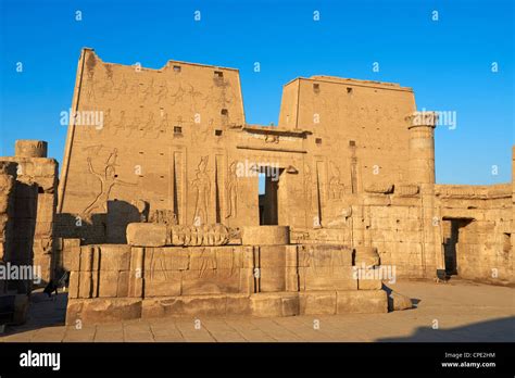 Pylon Tempel Des Horus Edfu Gypten Nordafrika Afrika