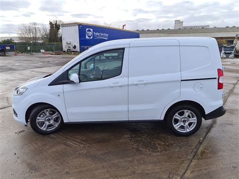 New Ford Transit Courier Limited Van Free Uk Delivery Van Sales Uk