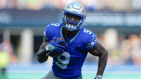 Seahawks RB Kenneth Walker Oblique Will Play Monday Against Lions