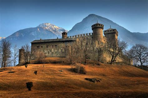 Il Castello Di Fenis E Gli Altri Castelli Della Valle D Aosta