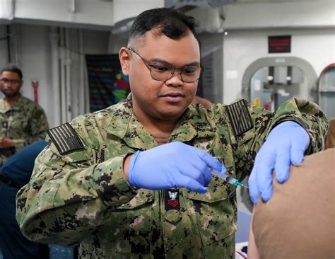 Dvids Images Uss Essex In Port Operations Image 5 Of 6
